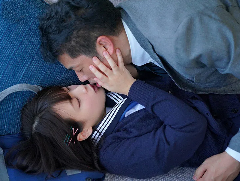 Thầy giáo trốn vợ cắm sừng với cô học trò dễ thương